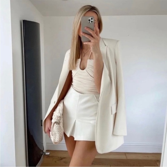 ZARA Blogger’s Favorite Ruched U Halter Cream Summer Dressy Crop Top - Picture 5 of 14
